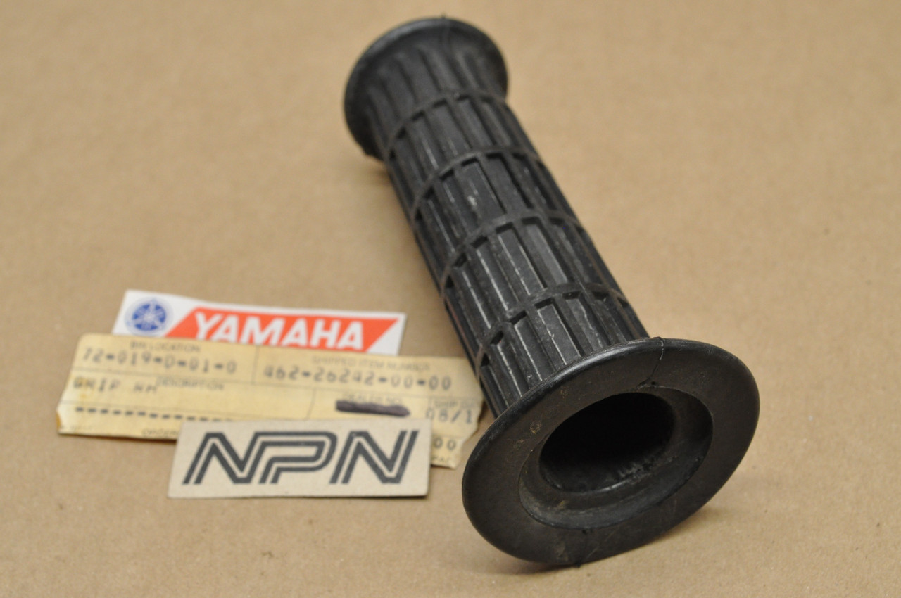 NOS Yamaha DT80 GT80 GTMX MX80 YZ80 Right Handle Bar Grip 462