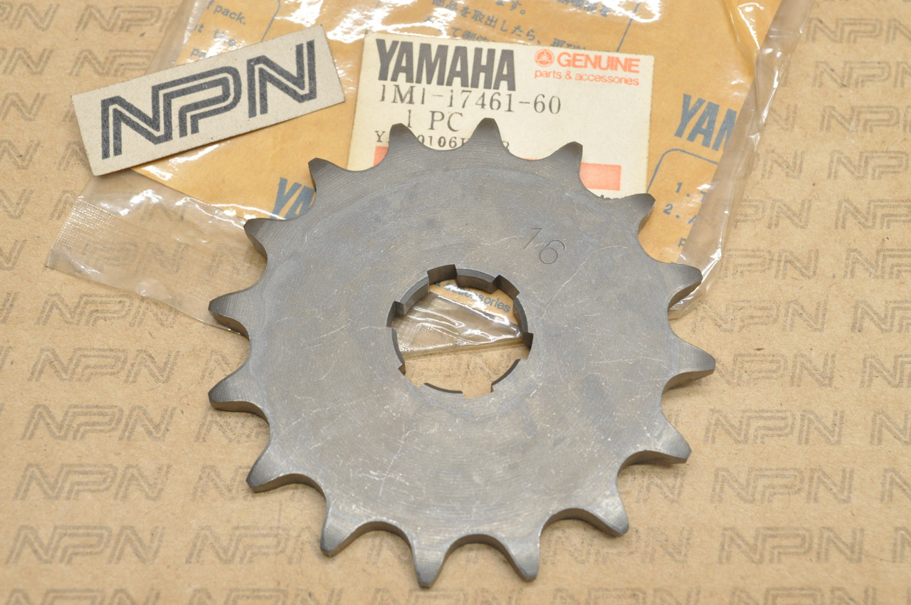 NOS Yamaha DT250 DT400 SR250 TT250 XV250 Drive Sprocket 16T 1M1-17461-60