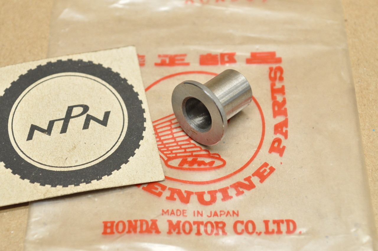 NOS Honda CL70 K0-K3 CT70 H K0-K1 SL70 XL70 Oil Through Guide 25557-111-000