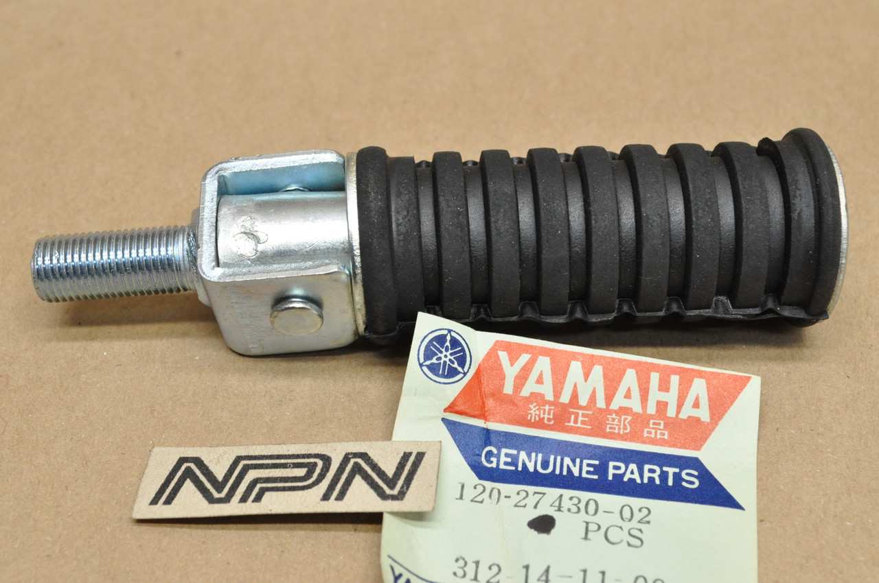 NOS Yamaha DT100 DT250 DT400 G7 HT1 XT250 XT500 YL2 Foot Peg 120-27430-02