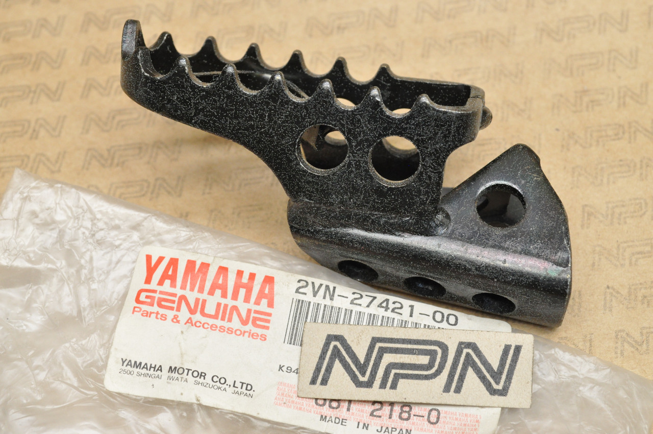 NOS Yamaha 1988-89 YZ125 YZ250 YZ490 Right Foot Peg Rest Step 2VN-27421-00