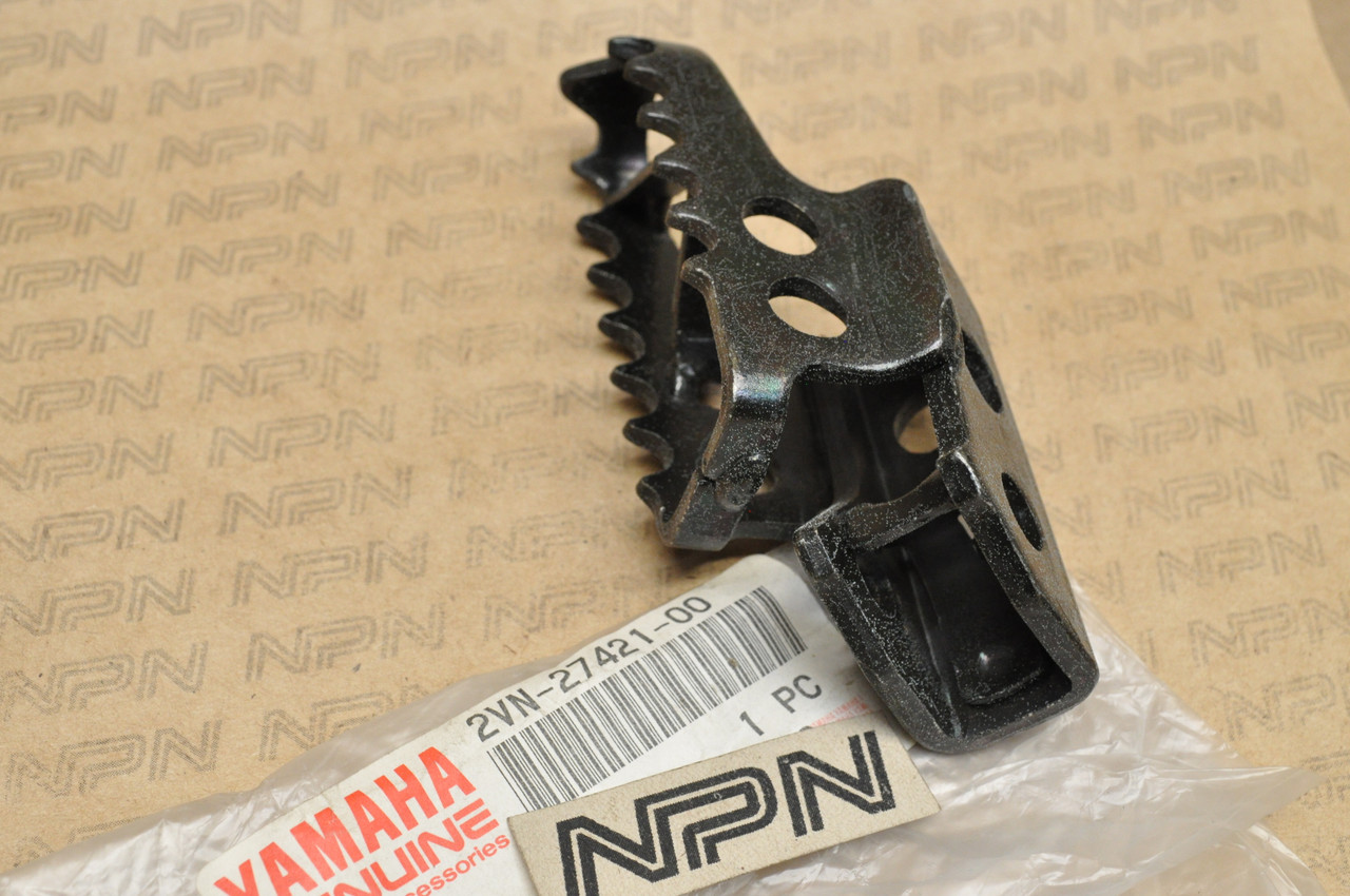 NOS Yamaha 1988-89 YZ125 YZ250 YZ490 Right Foot Peg Rest Step 2VN-27421-00