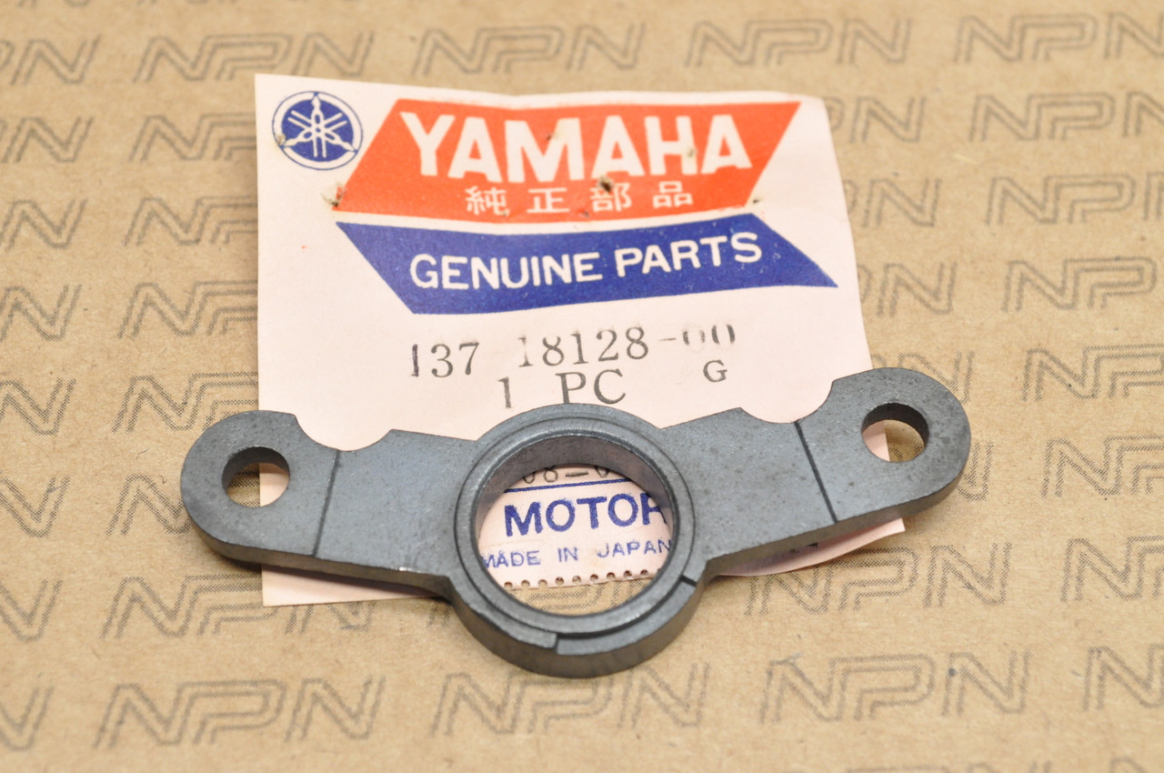 NOS Yamaha 1964-66 YA6 Gear Shift Change Lever Bracket 137-18128-00