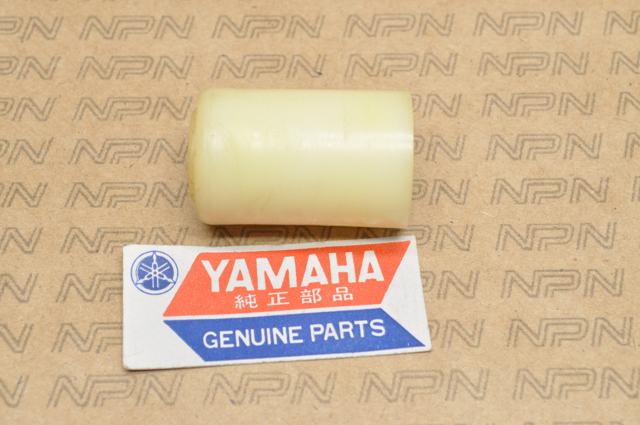 NOS Yamaha 1971 JT1 Triple Tree Steering Stem Damper Guide 288-23424-00