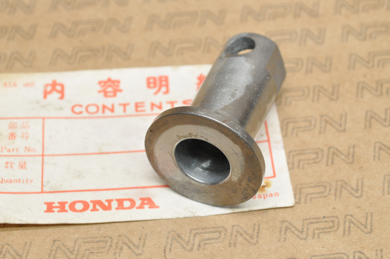 NOS Honda CL350 K0-K3 CB350 Front Wheel Axle Sleeve 44302-286-000