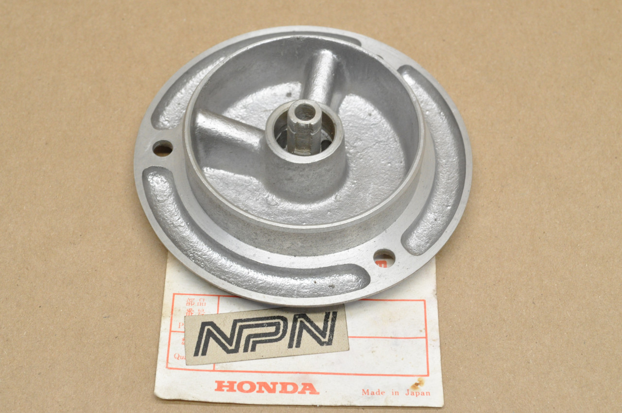 NOS Honda CA160 CA175 CB160 CL160 CL175 Oil Filter Cover 15481-216-000