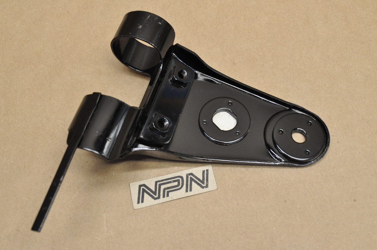 NOS Yamaha RD250 RD350 Turn Signal Blinker Stay Mount Bracket 4Y323327