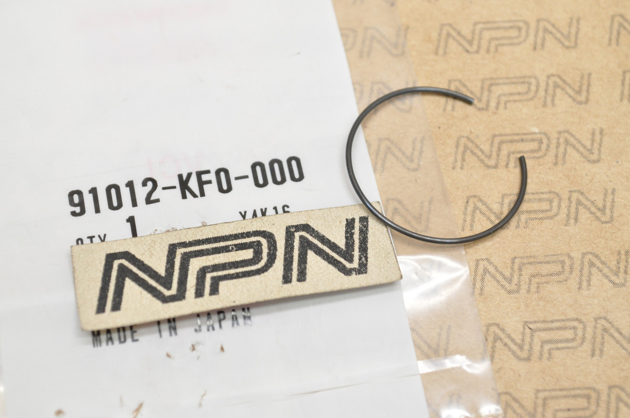 NOS Honda ATC350 CB250 TRX250 XL250 XL350 XR250 Bearing Clip 91012-KF0-000