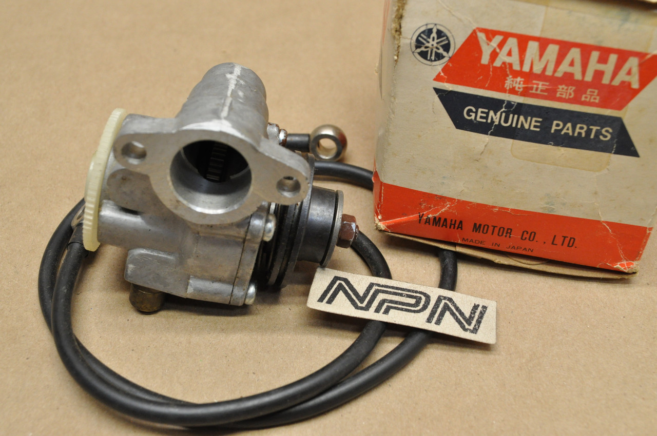 NOS Yamaha 1969 AS2 1968 YAS1 Oil Pump Assembly 183-13101-02