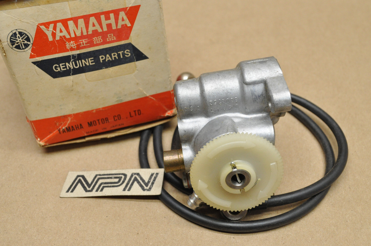 NOS Yamaha 1969 AS2 1968 YAS1 Oil Pump Assembly 183-13101-02