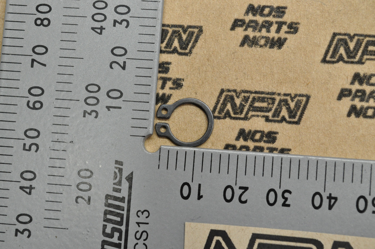 NOS Honda C110 CA110 CA95 CB92 Outer Circlip 10mm 90601-200-000