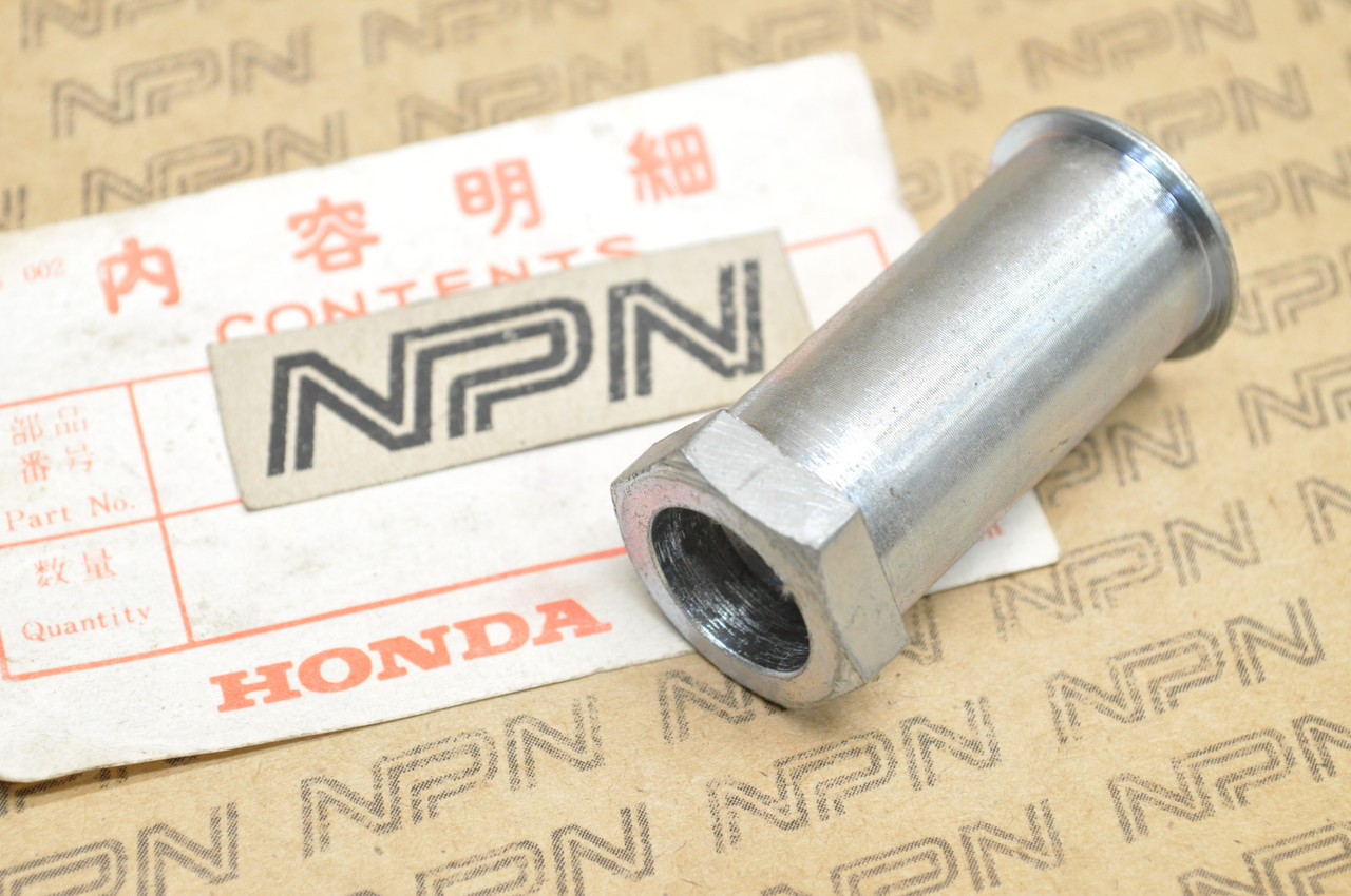 NOS Honda SL350 K2 Front Wheel Axle Nut 90305-340-000