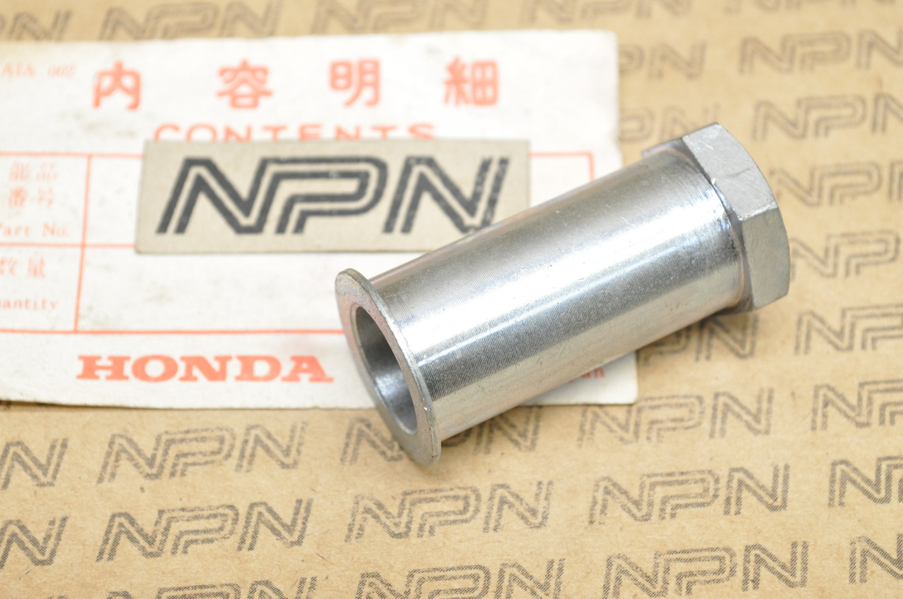 NOS Honda SL350 K2 Front Wheel Axle Nut 90305-340-000