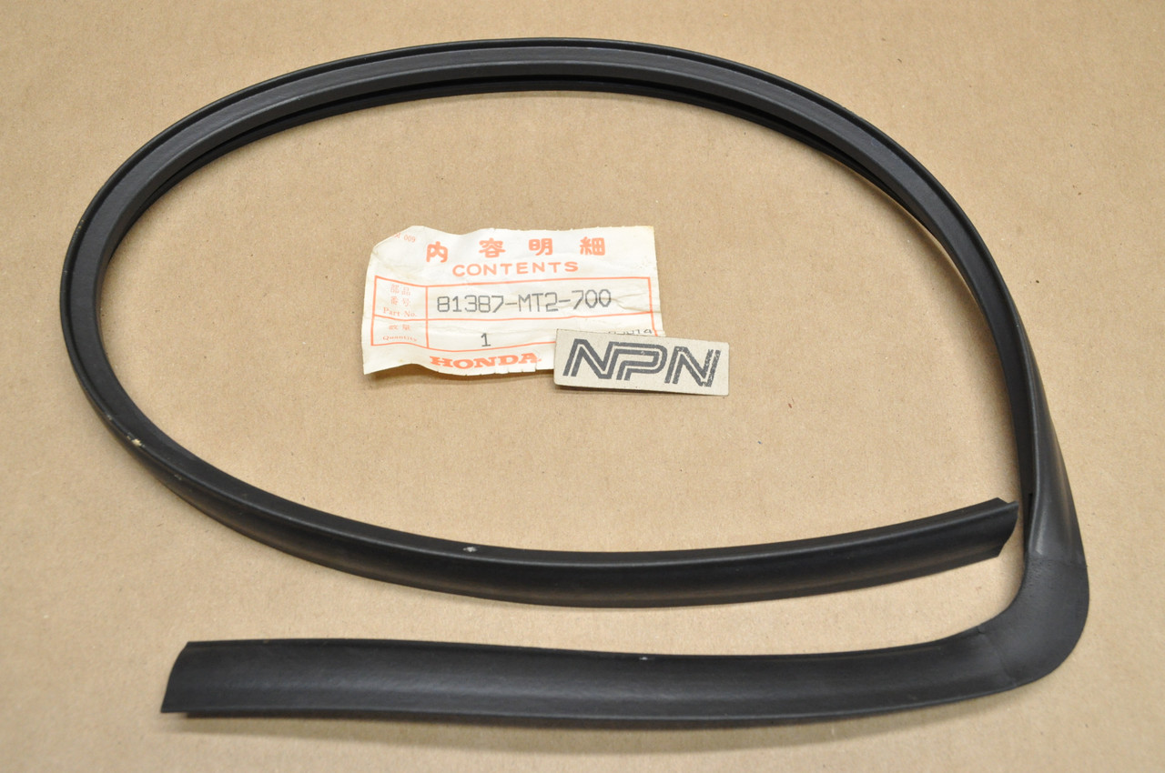 NOS Honda 1988-89 GL1500 Gold Wing Left Saddlebag Rubber Seal D 81387-MT2-700
