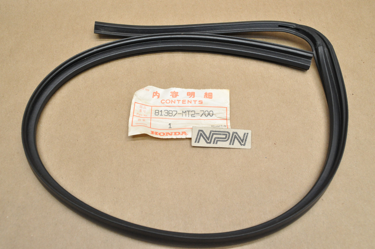 NOS Honda 1988-89 GL1500 Gold Wing Left Saddlebag Rubber Seal D 81387-MT2-700