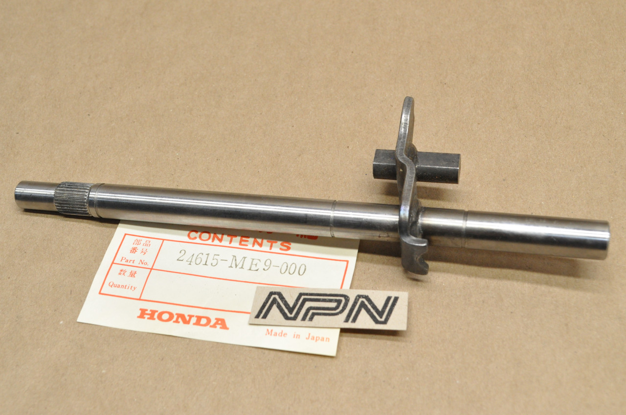 HONDAマメトラ NOS Honda 1984-85 VT700 C 1983 VT750 C Gear Shift Spindle Shaft B