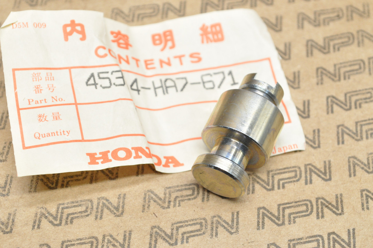 NOS Honda 1986-89 TRX350 Front Wheel Brake Panel Cylinder Piston 45314-HA7-671