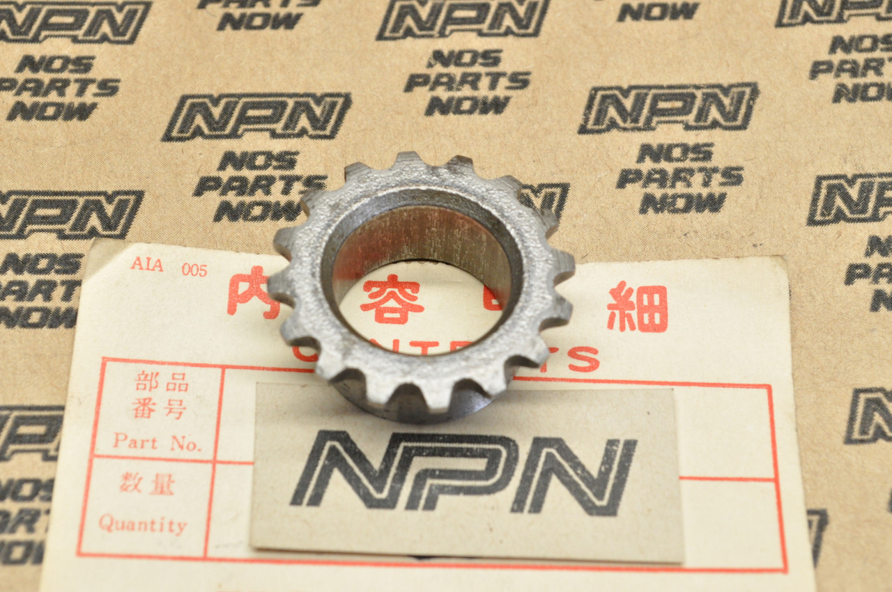 NOS Honda Super Sport S90 Cam Chain Timing Sprocket 15T 14311-028-000