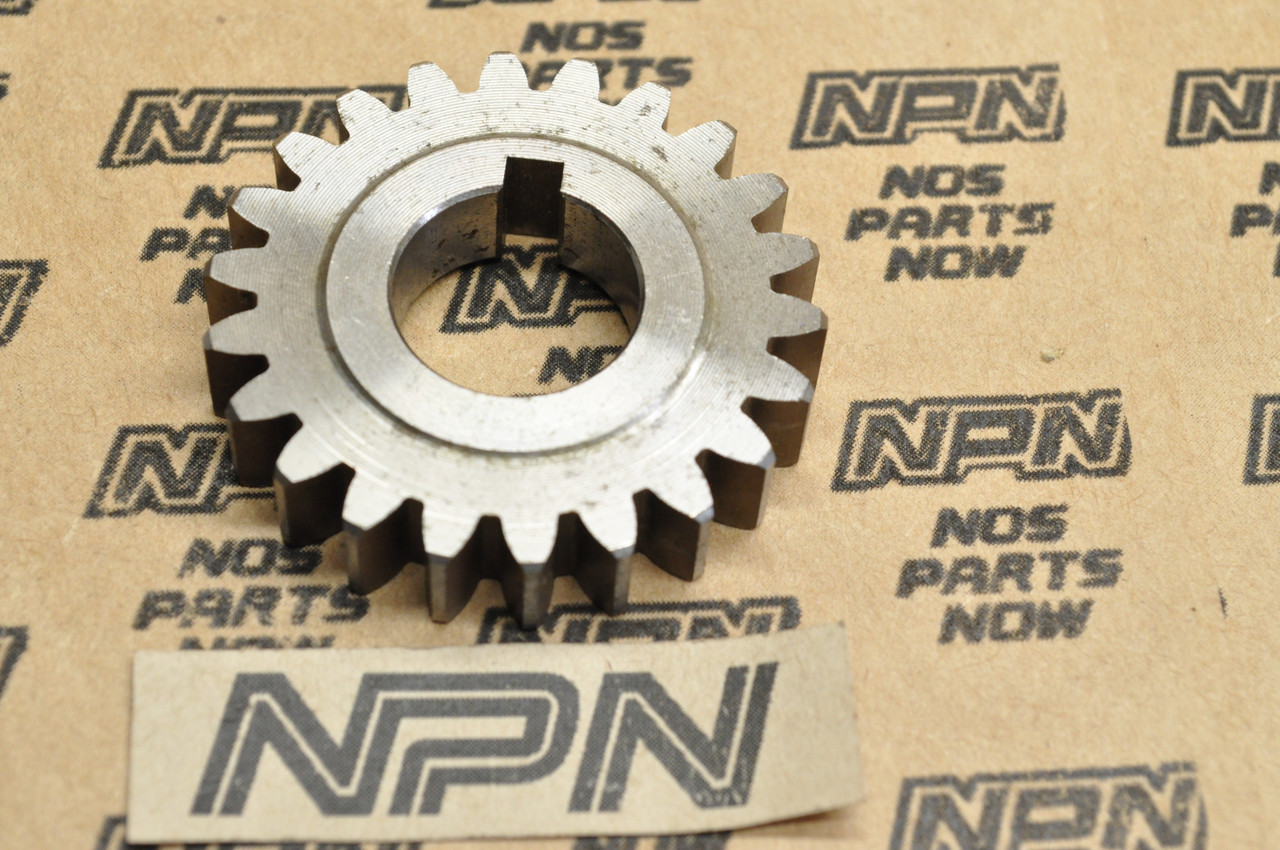 NOS Honda C100 CA100 C102 CA102 C105 T CA105T Timing Gear 22T 14311-011-000