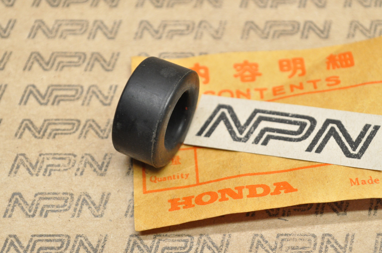 NOS Honda CA160 CA72 CA77 CA95 Shock Rubber Mount Bushing 52442-250-000