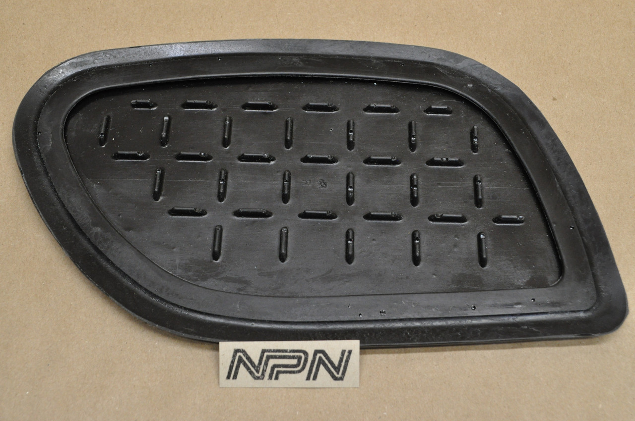 NOS Honda CB450 K0 Right Side Fuel Gas Tank Knee Grip Rubber Pad 17661-283-010