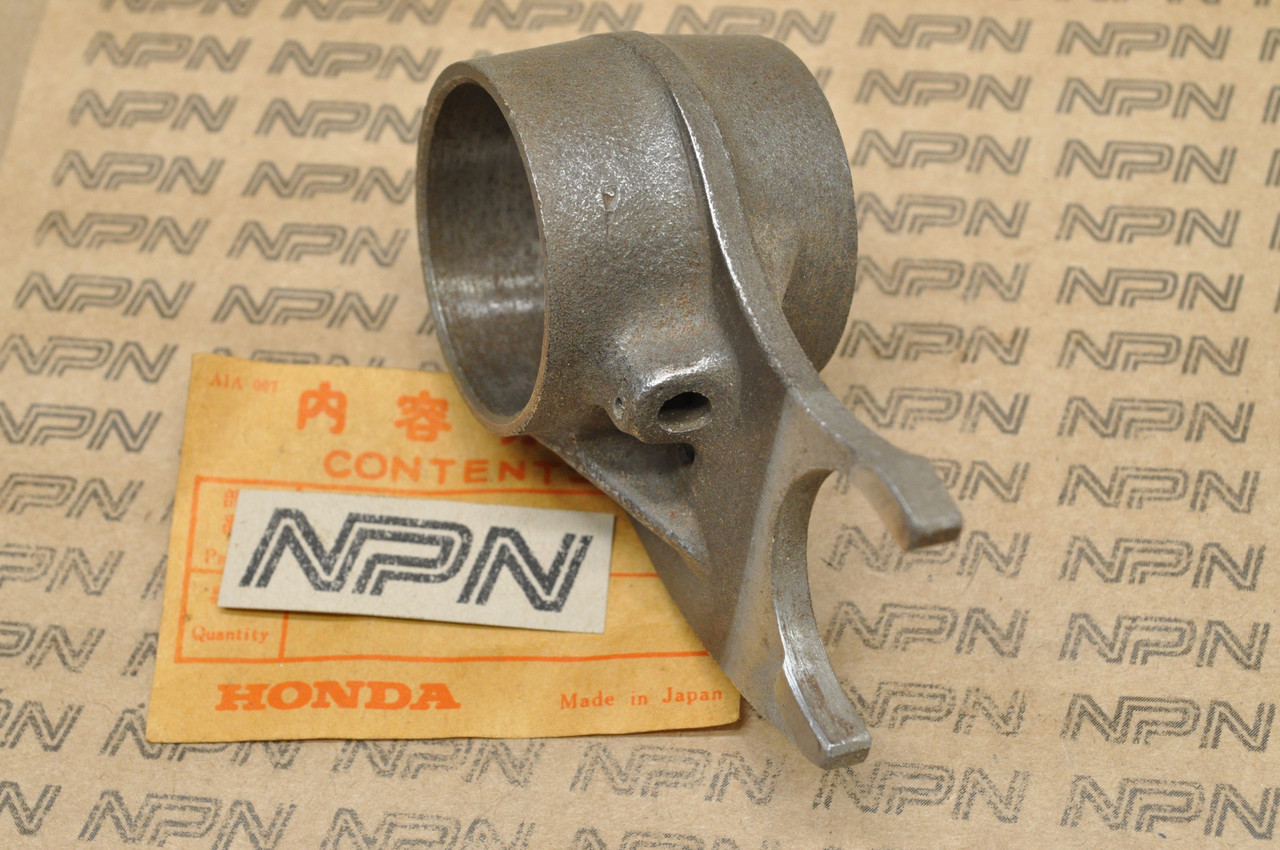 NOS Honda CB550 K0-1978 CB550 F 1975-77 Center Gear Shift Fork 24212-390-000