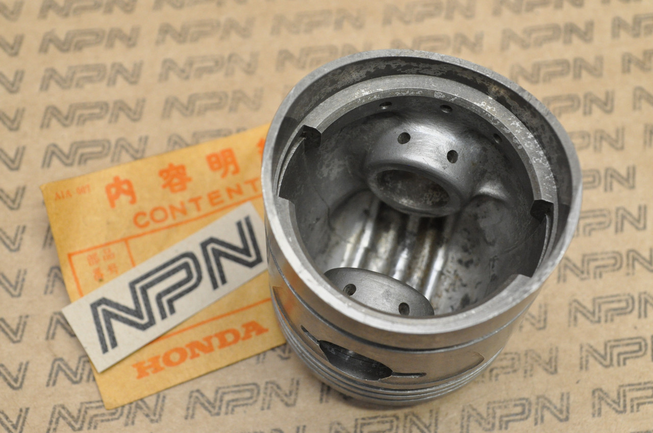 NOS Honda CA72 .25 Oversize Piston 13102-259-010