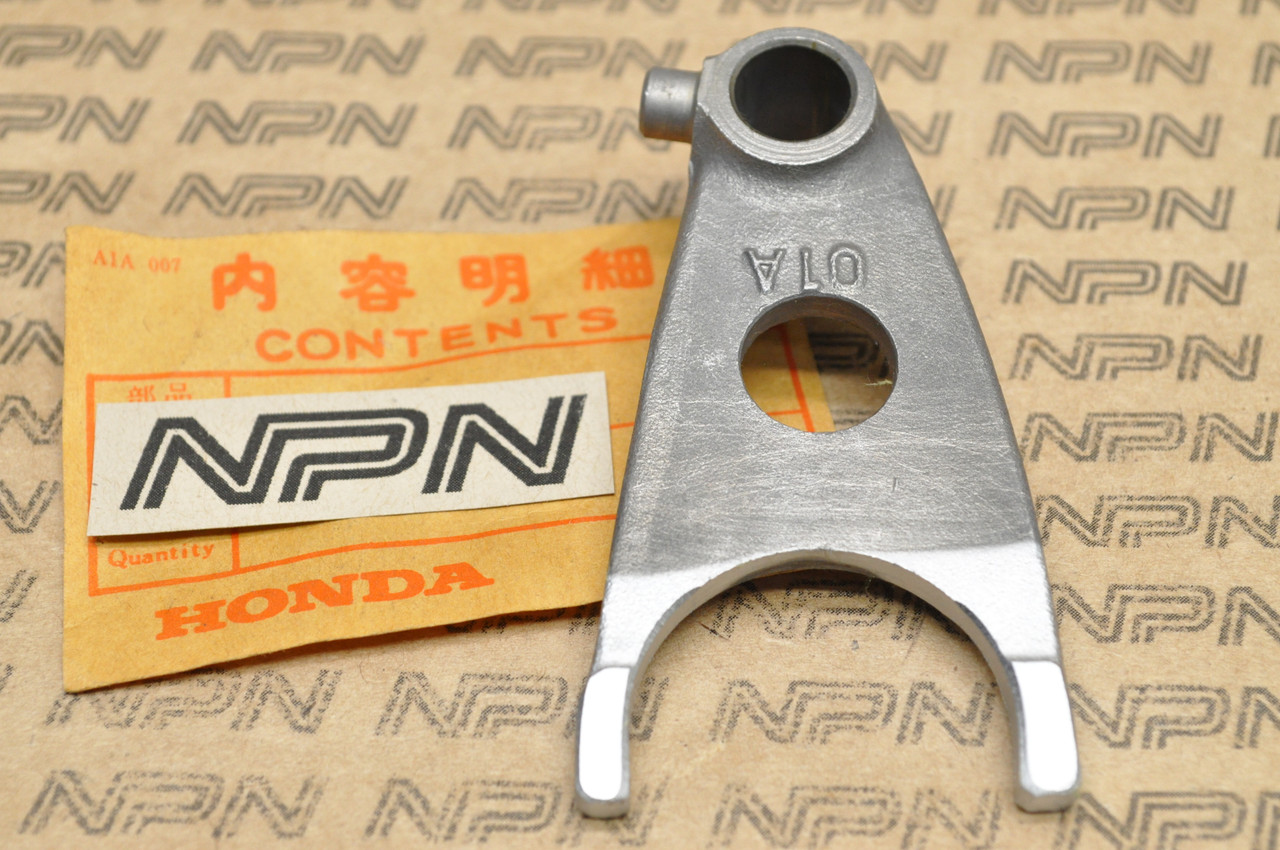 NOS Honda 1979-80 CR125 R Elsinore Right Gear Shift Fork 24211-444-000