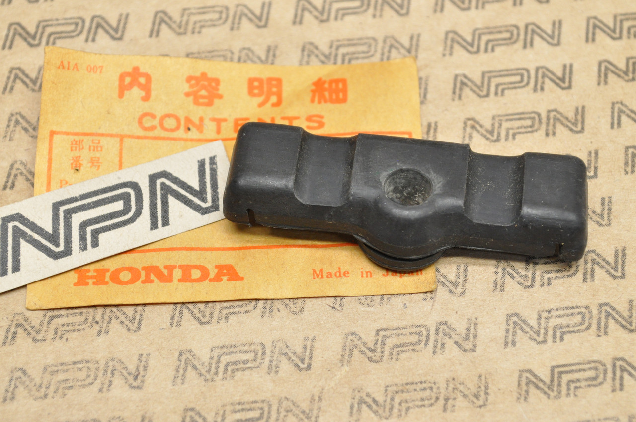 NOS Honda S65 Early Rear Fuel Gas Tank Mount Rubber Cushion 17613-035-000