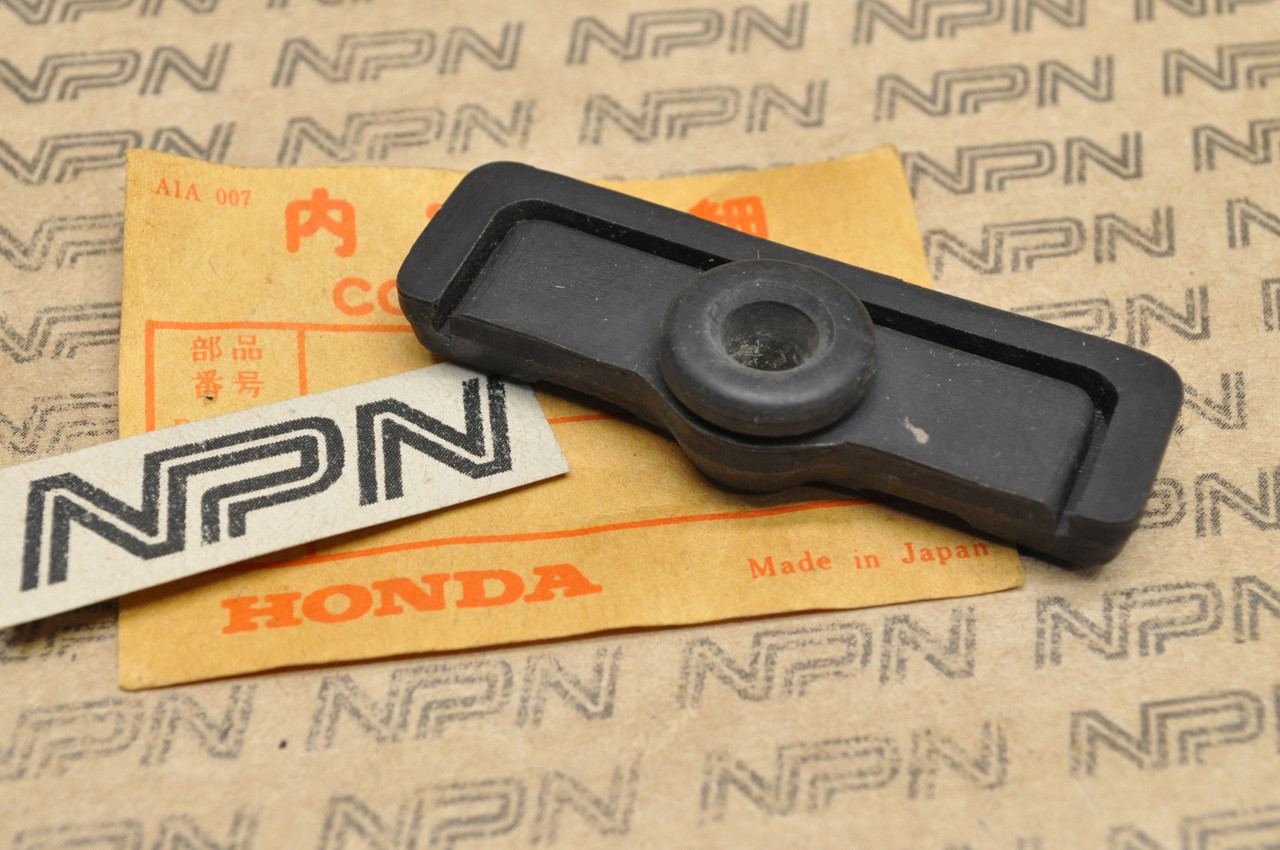 NOS Honda S65 Early Rear Fuel Gas Tank Mount Rubber Cushion 17613-035-000