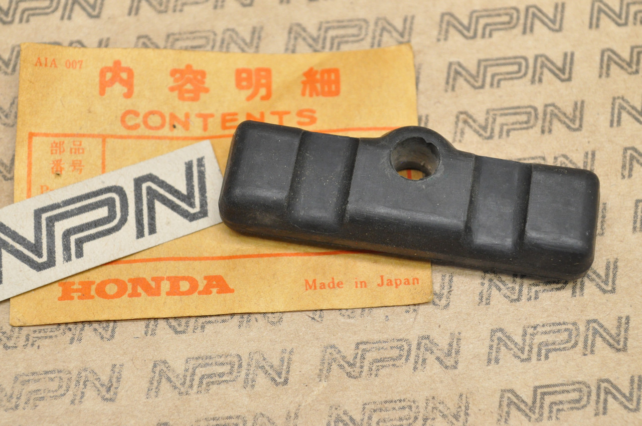 NOS Honda S65 Early Rear Fuel Gas Tank Mount Rubber Cushion 17613-035-000