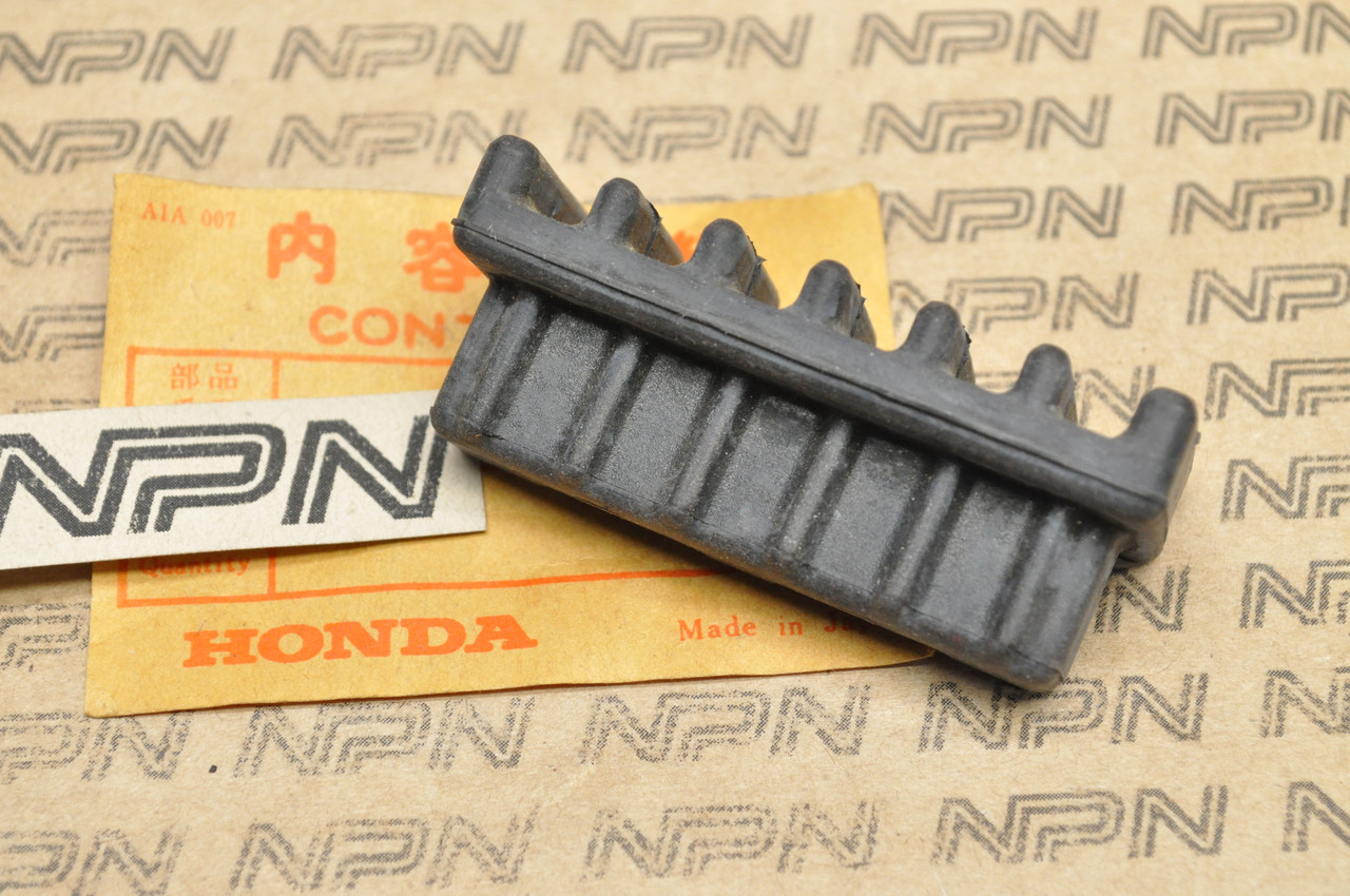 NOS Honda 1980-83 GL1100 Gold Wing Gas Tank Mount Setting Rubber 17615-463-000