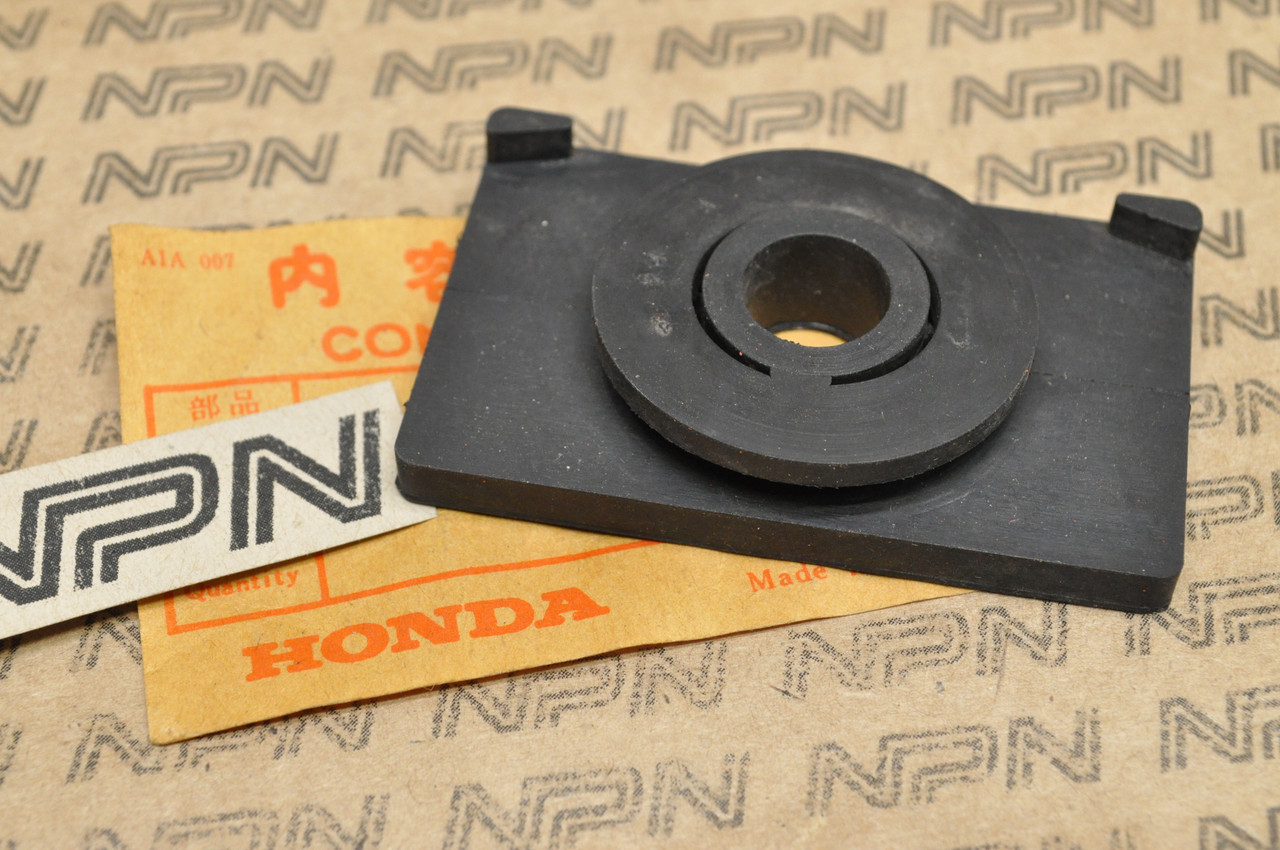 NOS Honda CB550 SC CB650 SC Nighthawk Gas Tank Mount Rubber 17613-ME5-000