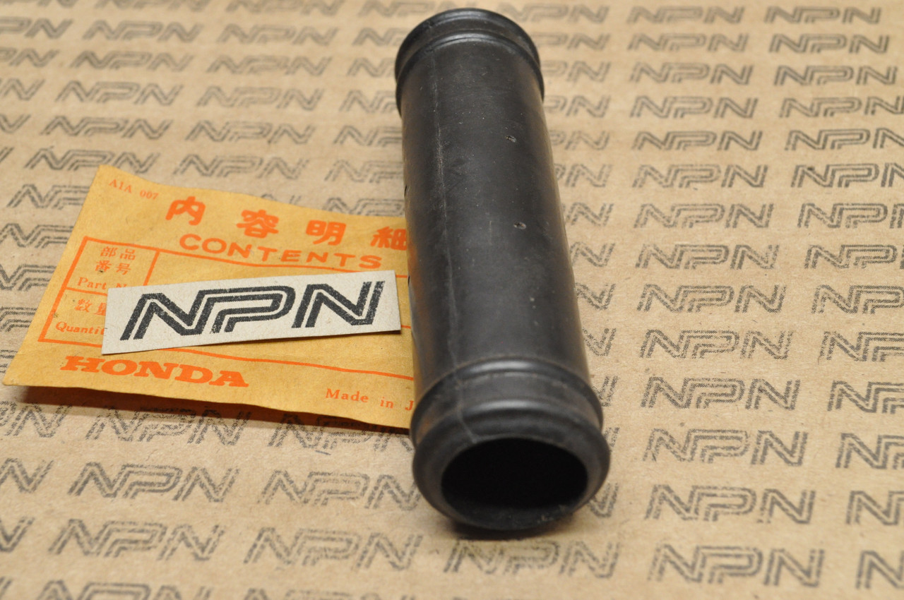 NOS Honda C110 CA110 Carburetor Intake Pipe Connecting Tube Boot 16261-011-010