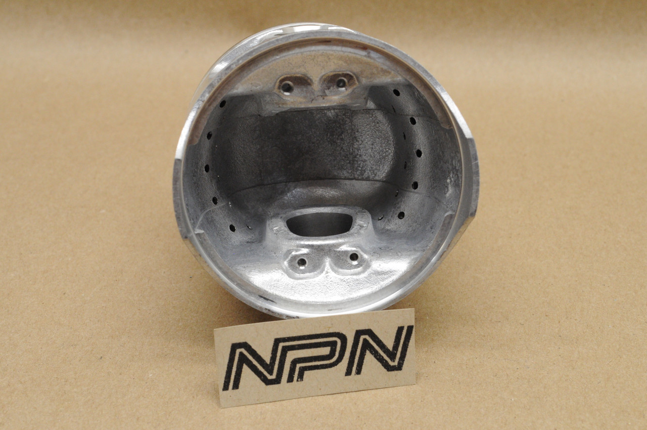 NOS Suzuki 1977-79 GS750 Standard Size Piston 12111-45002