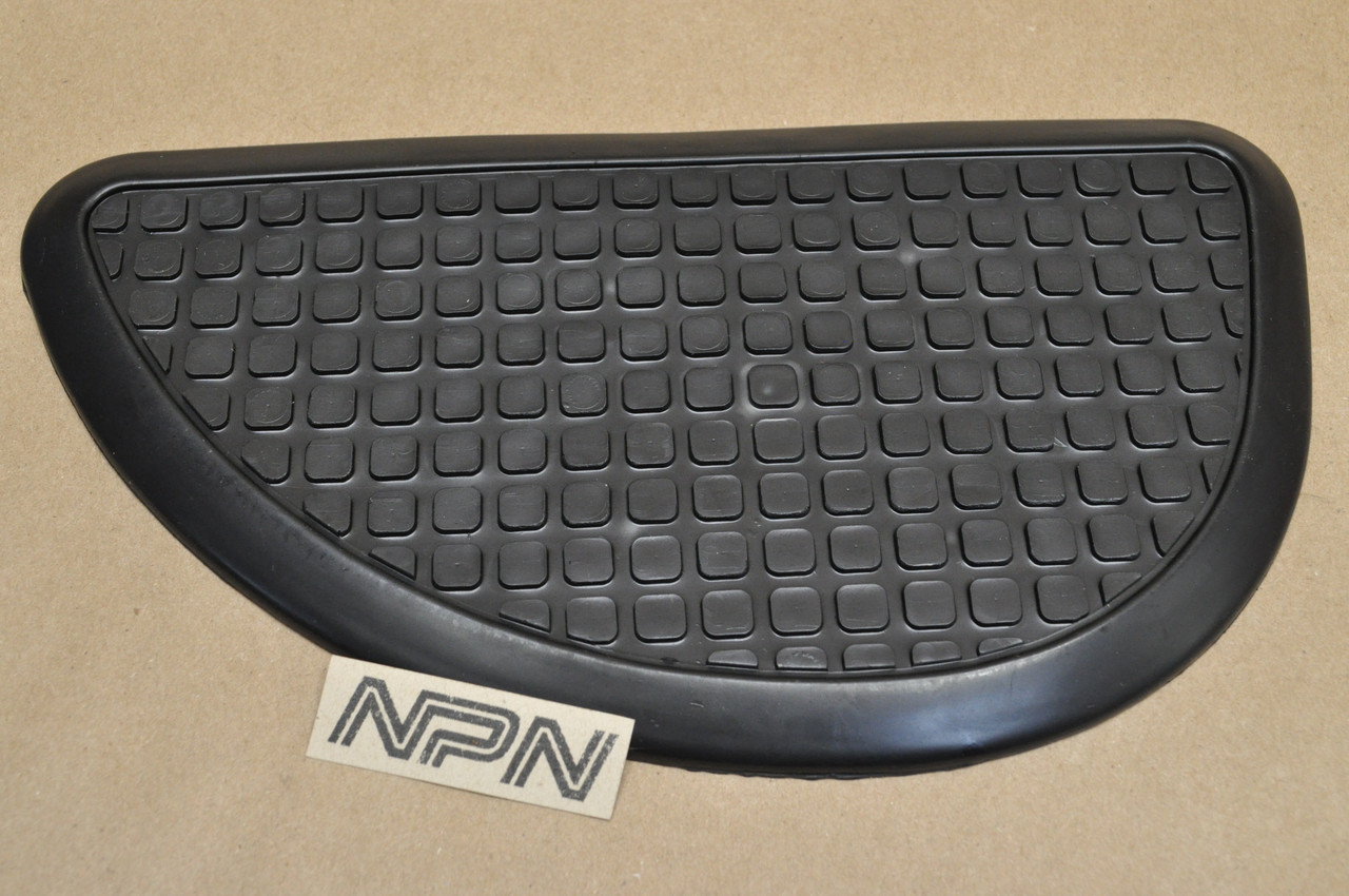 NOS Honda CL72 CL77 Right Gas Tank Knee Grip Rubber Pad 17661-273-000