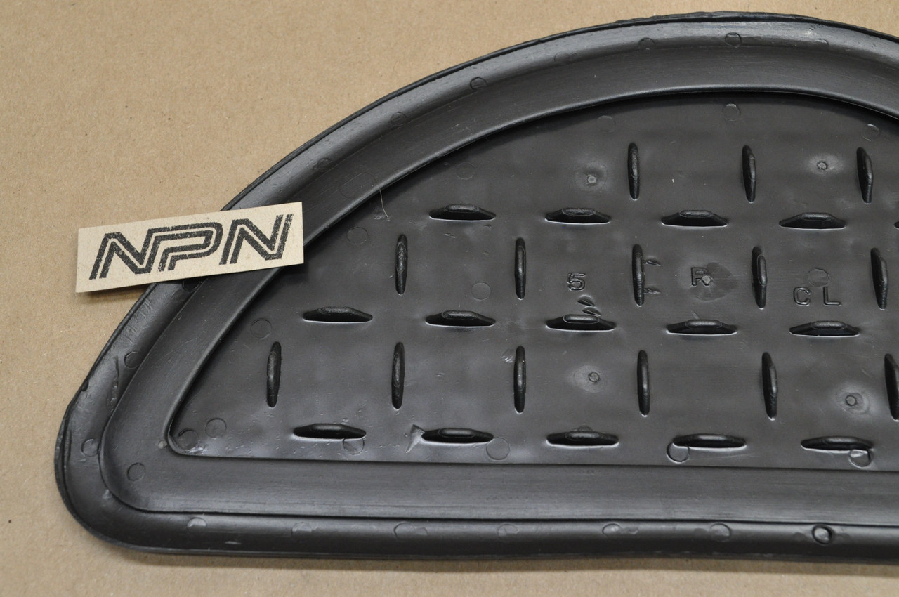 NOS Honda CL72 CL77 Right Gas Tank Knee Grip Rubber Pad 17661-273-000