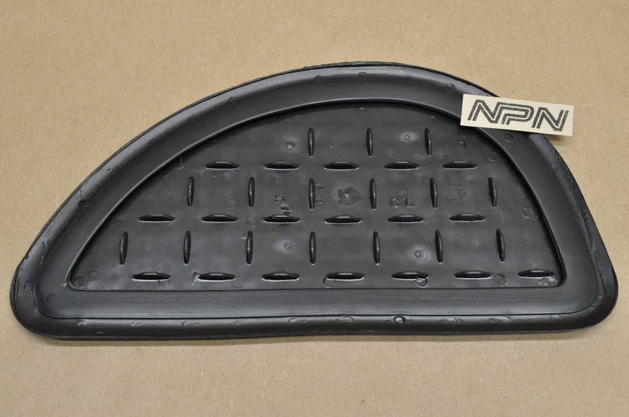 NOS Honda CL72 CL77 Right Gas Tank Knee Grip Rubber Pad 17661-273-000