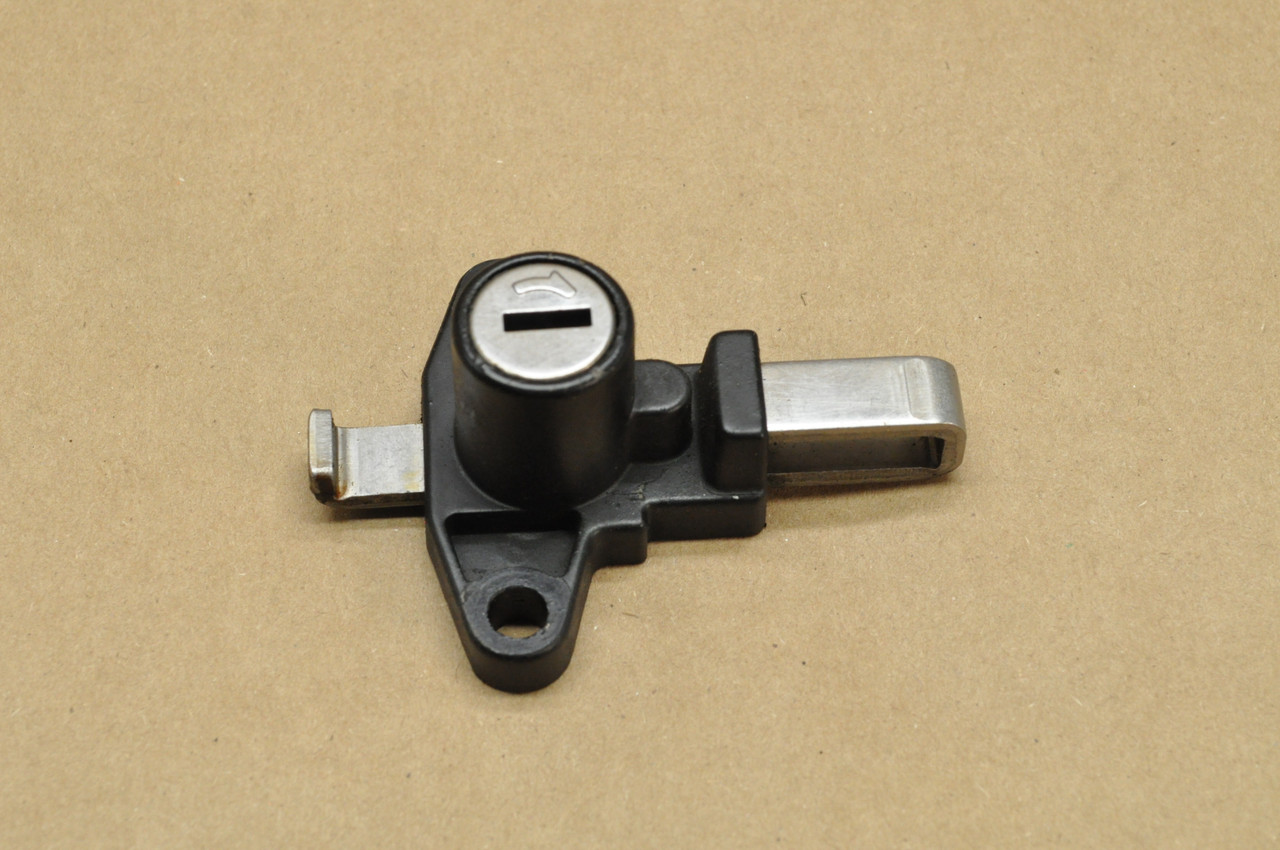 Vtg OEM Honda 1982 VF750 C V45 Magna Ignition Switch w/ Lock & Key 35010-MB1-020