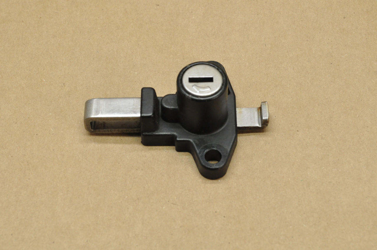 Vtg OEM Honda 1982 VF750 C V45 Magna Ignition Switch w/ Lock & Key 35010-MB1-020