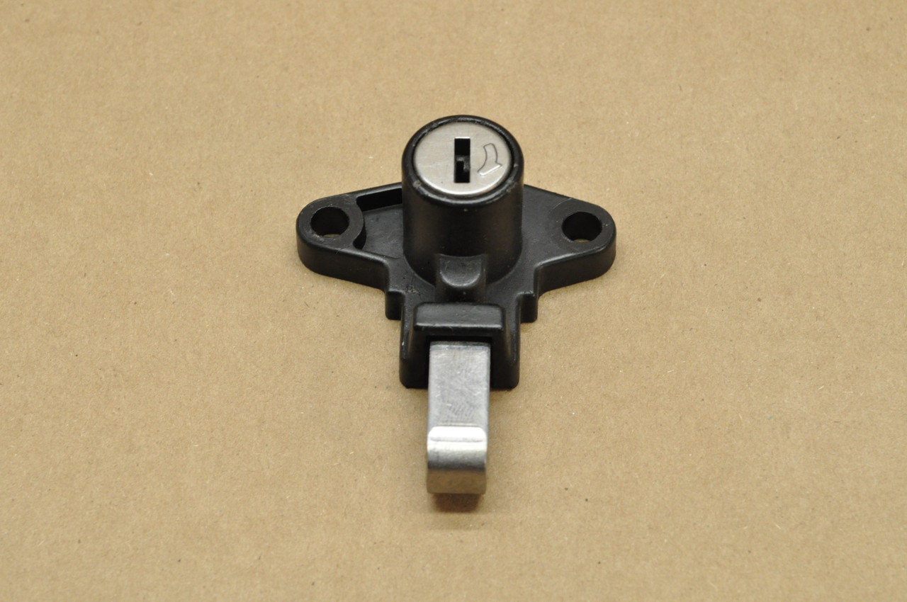 Vtg OEM Honda 1982 VF750 C V45 Magna Ignition Switch w/ Lock & Key 35010-MB1-020