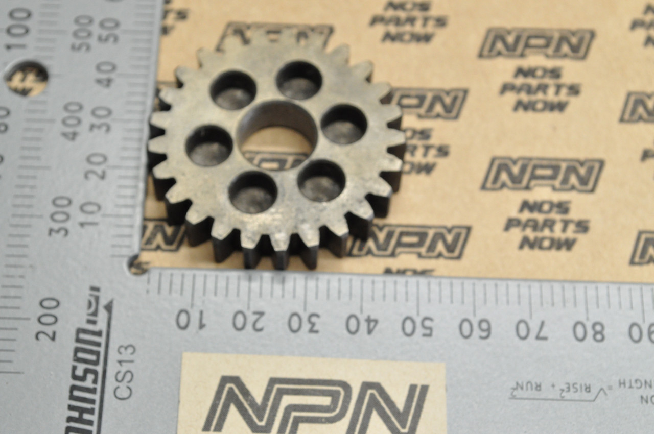 NOS Honda S90 Transmission Main Shaft Top Gear 25T 23471-028-000
