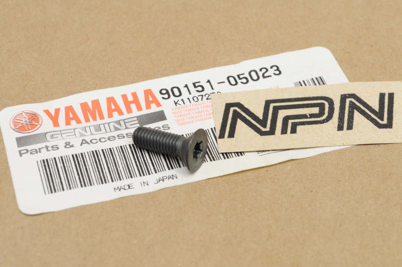 NOS Yamaha YFM350 YFM400 Crank Case Cover Countersunk Screw 90151-05023