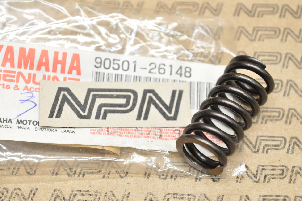 NOS Yamaha SR250 TT600 TX650 XS1 XS2 XS400 XS650 XT600 Spring 90501-26148