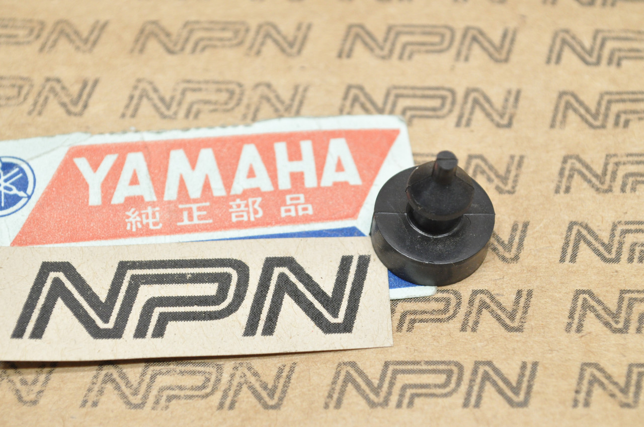 NOS Yamaha RX50 YZ400 YZ60 YZ80 Brake Pedal Rubber Grommet 90480-15215