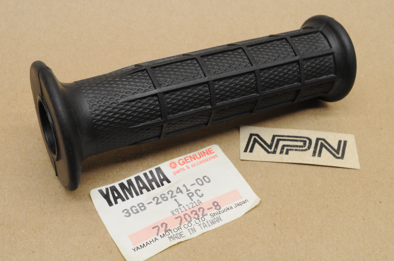 NOS Yamaha YFM80 YFZ350 YFM350 YFS200 Handle Bar Grip 3GB-26241-00