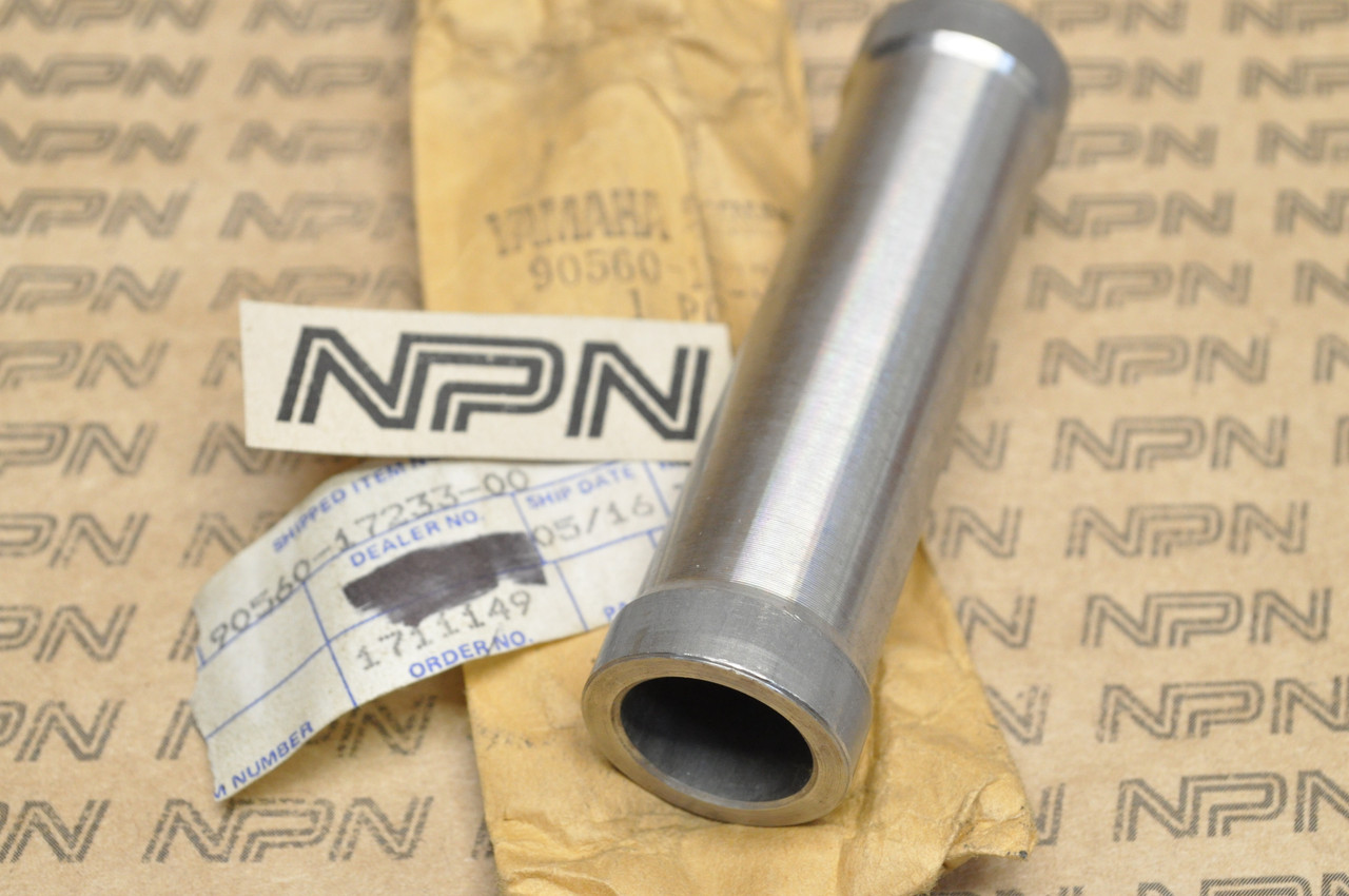 NOS Yamaha DT250 RD400 TDM850 XVZ12 XVZ13 Wheel Spacer 90560-17233