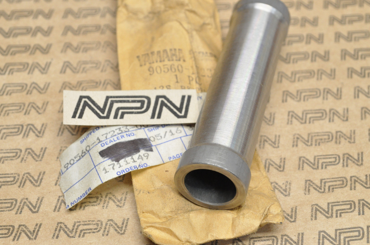 NOS Yamaha DT250 RD400 TDM850 XVZ12 XVZ13 Wheel Spacer 90560-17233