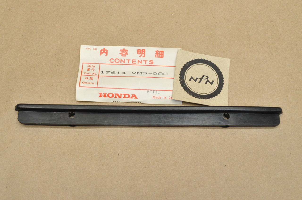 NOS Honda 1984 TRX200 1985-87 Fourtrax 250 TRX250 Gas Tank Cover Side Rubber Trim 17614-VM5-000