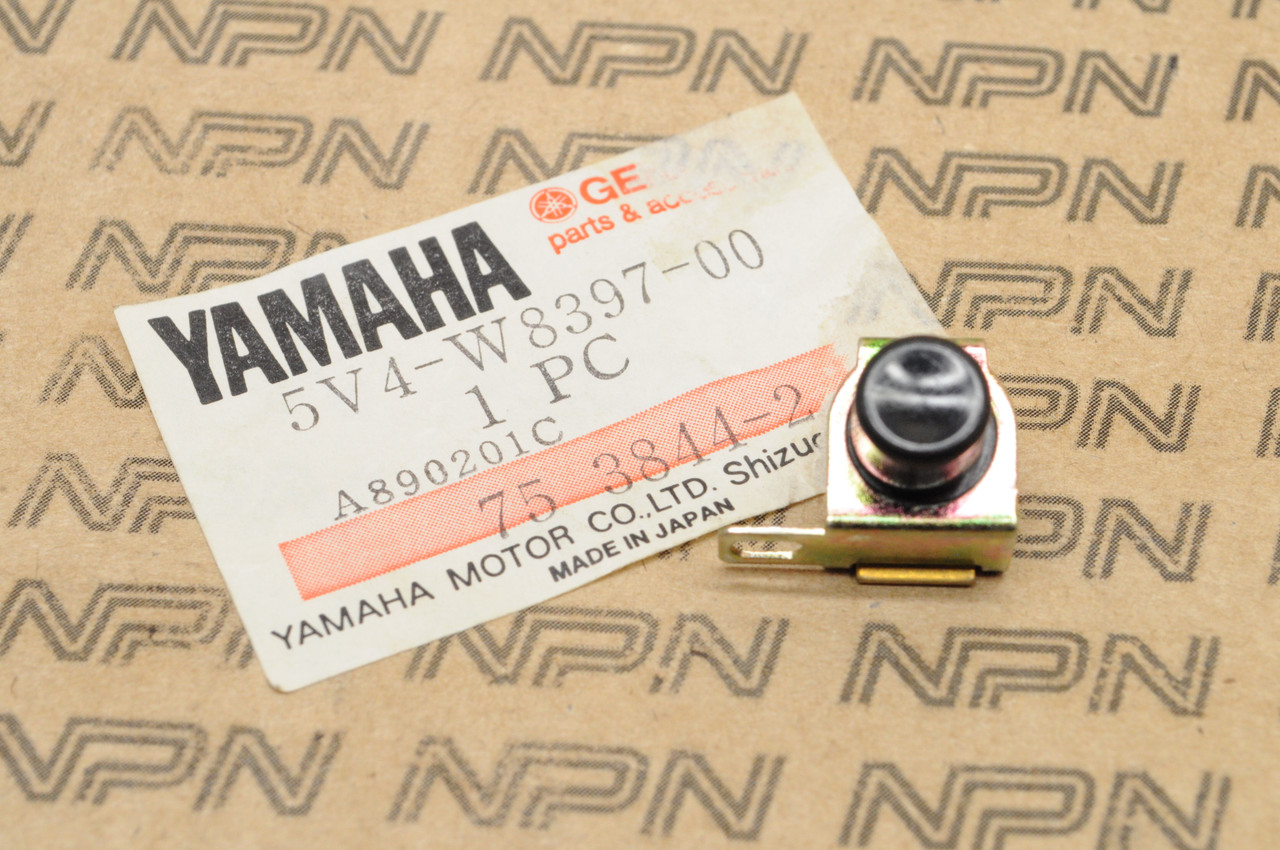 NOS Yamaha XS400 XS650 Horn Button 5V4-W8397-00